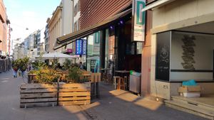 Outdoor seating at Desperado in Basel