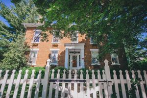 The facade of the Old Caledonian Bed & Breakfast at Old Caledonian Bed & Breakfast in Caledonia