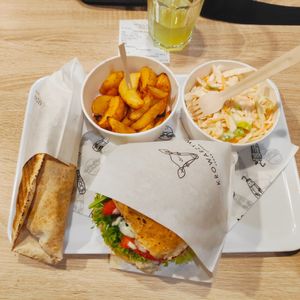 Kebab i burger at Krowarzywa - Dzwonnicza in Warsaw