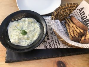 Tsatsiki mit Brot  at Donna Vegana in Mallorca