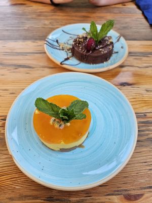 Postres, sin palabras 😍 at Donna Vegana in Mallorca