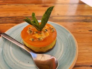 Mango passion fruit cheesecake at Donna Vegana in Mallorca