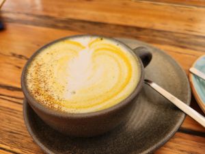 Golden latte at Donna Vegana in Mallorca