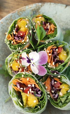 Sommer rolls at Donna Vegana in Mallorca