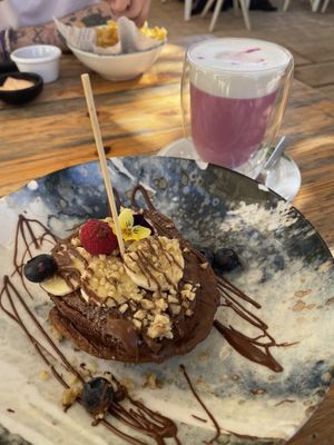 Pancakes and pink lattee  at Donna Vegana in Mallorca