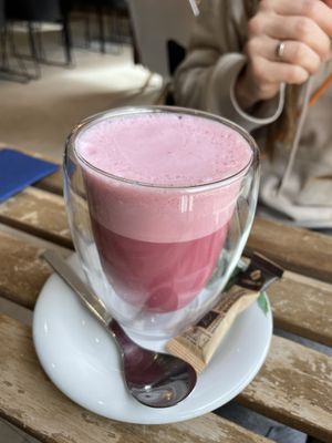 Beetroot latte  at Donna Vegana in Mallorca