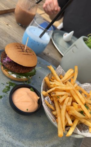 Blue iced Latte and Burger 🍔  at Donna Vegana in Mallorca
