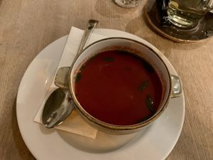 Vegane Rote Beete Suppe mit Lebkuchengewürz 🤤  at Mohren Wirtshaus in Ravensburg