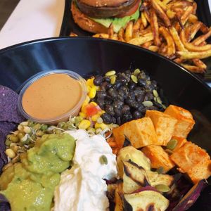 Aztec bowl and burger at Copper Branch in Strasbourg