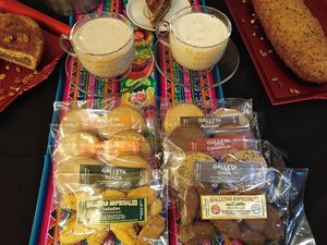 Delicious quinoa,carob,amaranth sesame seeds, chia, stevia, maca,integral cookies.
Galletas integrales de Quinoa, kiwicha, algarrobo, amaranto, ajonjoli, chia, maca, etc. at El Puerto de la Salud in Lima