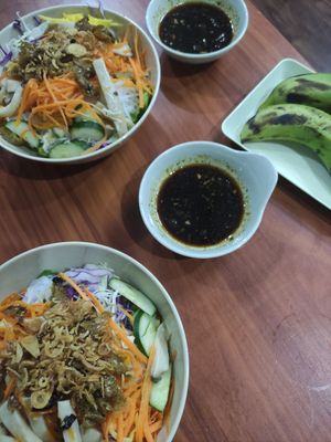 Noodles at Bo De Tam Bodhicitta in Da Nang