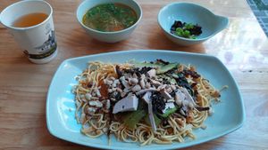 Mì trộn set at Bo De Tam Bodhicitta in Da Nang