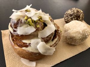 Cinnamon roll & energy balls   at La Finca in Mallorca