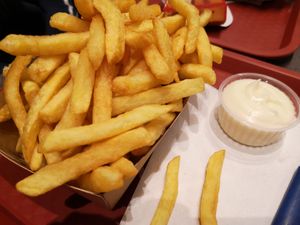 Fries with veganaise at Jorgen's Friethuisje in Tienen
