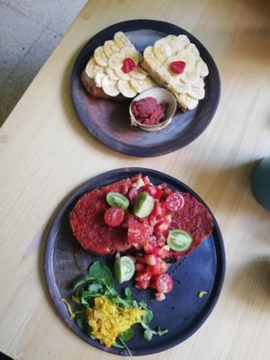 Homemade peanut butter and banana / tomato and garlic toasts at Boulenc in Oaxaca