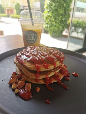 Vegan pancakes and immunomix juice at Markt Kitchen in Skopje