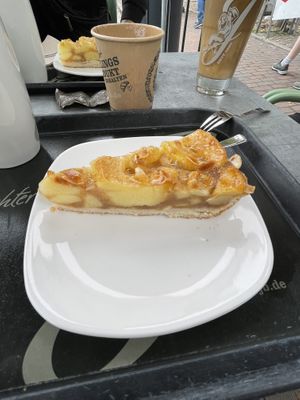 Veganer Apfelkuchen at Junge Die Bäckerei in Fehmarn