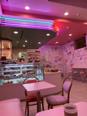 The place is very clean  at Erin McKenna's Bakery in Santa Monica