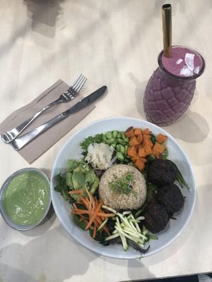 Home Nourish Bowl & Berry Bliss Smoothie at Home Vegan Bar in Docklands
