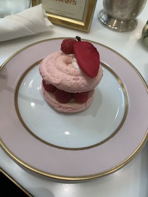 Ispahan   at Ladurée in Beverly Hills
