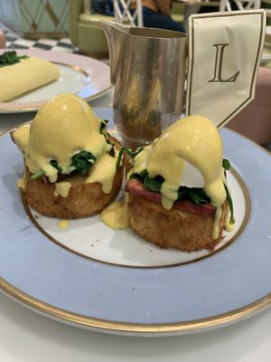 Benedict with hollandaise sause on top at Ladurée in Beverly Hills