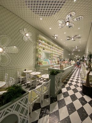 Front view at Ladurée in Beverly Hills