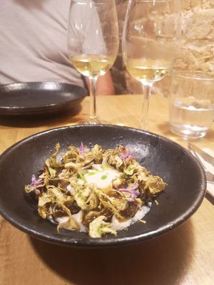 Corazones de alcachofa con Romesco de Almendras at Te Quiero Verde in Barcelona