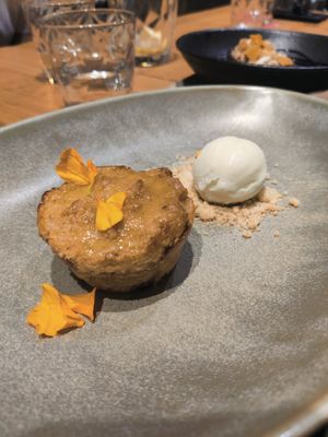 Apple crumble at Te Quiero Verde in Barcelona