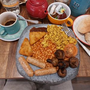 Wow fantastic vegan breakfast at Scoff Troff Cafe in St Ives