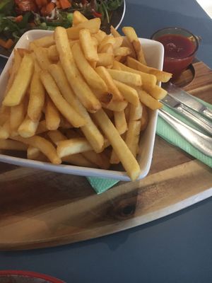 Side of fries at Cafe Komodo in Prospect