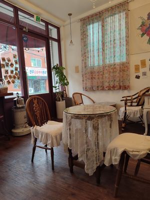  at Cafe La Moire in Jeonju