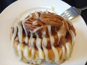 Vegan cinnamon roll at Izz Cafe in Cork