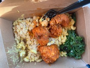 Buffalo cauliflower Mac  at Tasty Harmony in Fort Collins