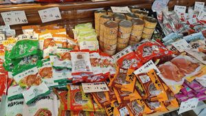 grocery section at A Lotus on the Water 清水荷花 - 文殊坊店 in Chengdu