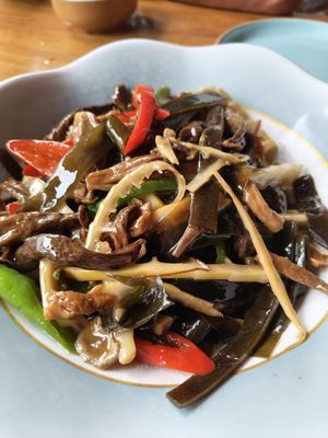 Assorted fungus 🍄‍🟫 ~ Mar 25 at A Lotus on the Water 清水荷花 - 文殊坊店 in Chengdu