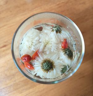 Chrysanthemum tea ~ Mar 25 at A Lotus on the Water 清水荷花 - 文殊坊店 in Chengdu
