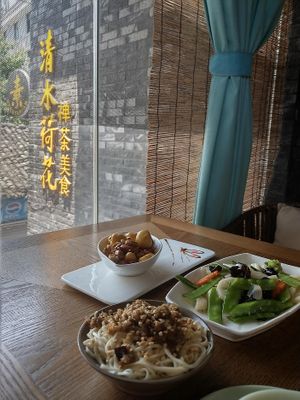 another perspective on my 4 treasures lunch at A Lotus on the Water 清水荷花 - 文殊坊店 in Chengdu