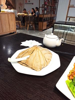 Baked rice at A Lotus on the Water 清水荷花 - 文殊坊店 in Chengdu