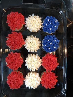 Holiday-themed cupcakes! at Quail Cottage Bakery in Grovetown