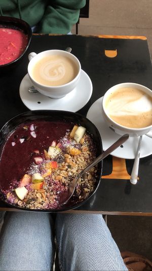 Smoothie Bowl of the day & oat milk Chai Latte  at Drukarnia in Gdansk