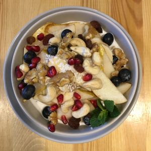 Chia porridge bowl at Yummy Mummy Vegan Bistro in Berlin