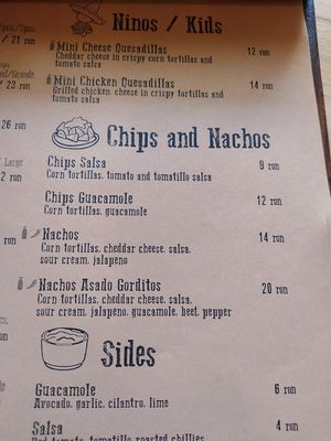 Chips and nachos at Taqueria Mexicana in Brasov