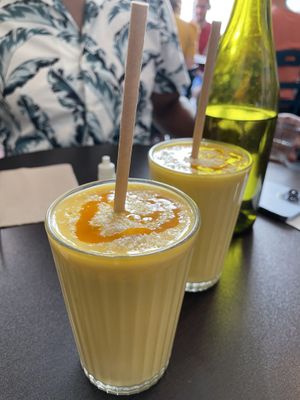 Mango lassie  at Monkey Mood in Bordeaux