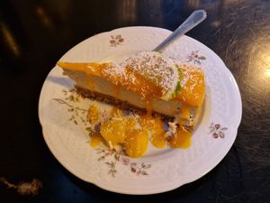 Mango cheezecake at Monkey Mood in Bordeaux