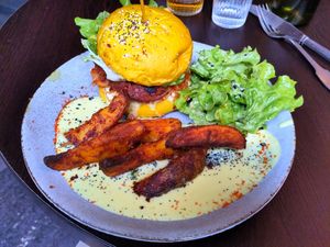 Kimcheeze burger at Monkey Mood in Bordeaux