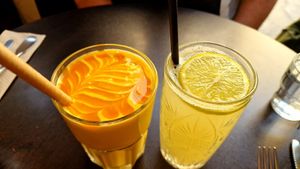 Vegan mango lassi & ginger juice at Monkey Mood in Bordeaux