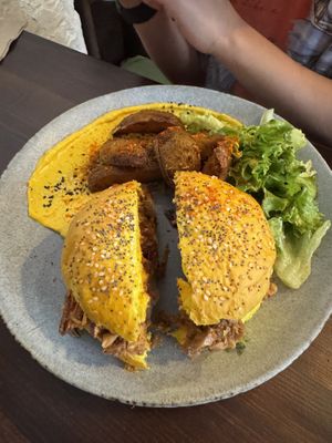 Burger jackfruit  at Monkey Mood in Bordeaux