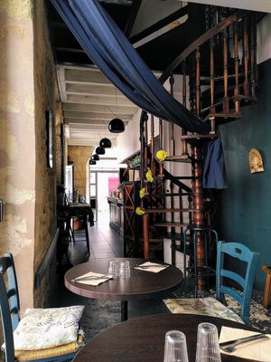 Eat-in space + more space upstairs at Monkey Mood in Bordeaux