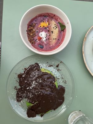 Granola fruit bowl and green chocolate pancakes   at Monkey Mood in Bordeaux