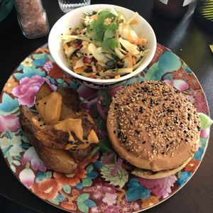 Burger piri piri (pas trop épicé !) at Monkey Mood in Bordeaux